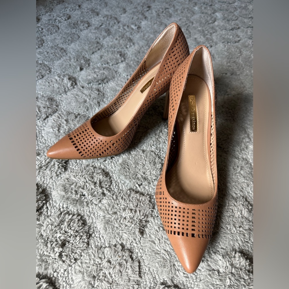 BCBGeneration nude pumps